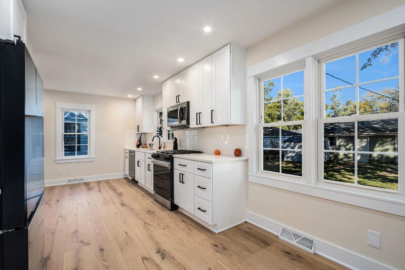 Building Photo - 506 W Morgan Ave