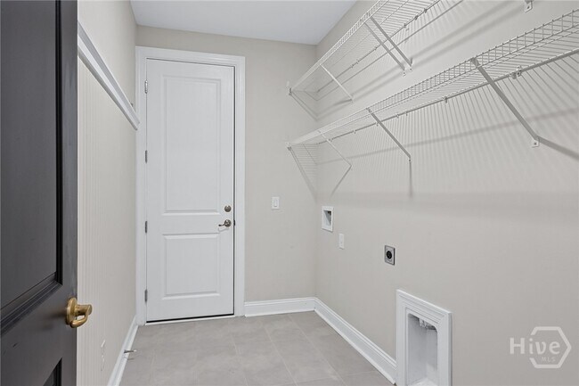 Building Photo - 241 Ridgewood Park Dr S