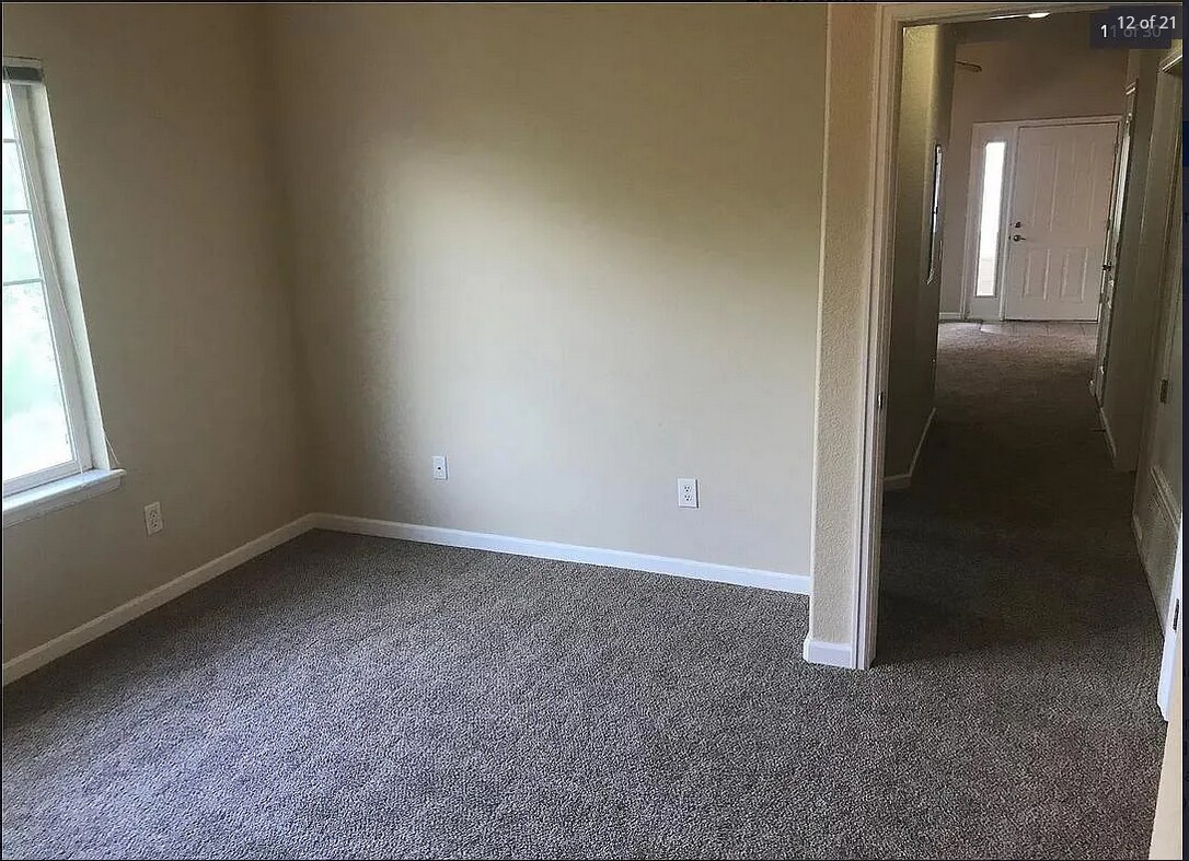 Building Photo - 4735 Hahns Peak Dr