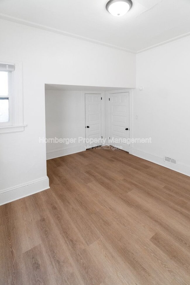 Building Photo - 1911 W 2nd Ave