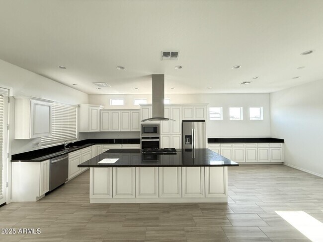 Building Photo - 479 E Watermelon Ln