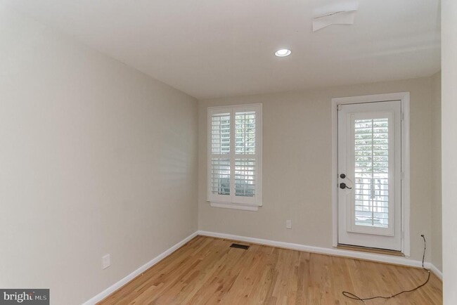 Building Photo - 2321 17th St NW