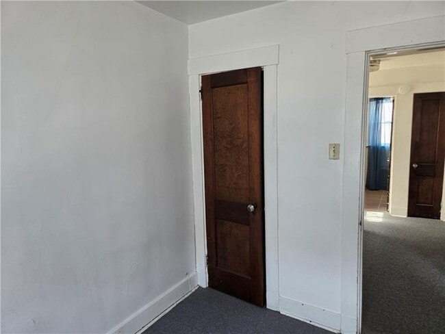 Building Photo - 350 Coltart Ave