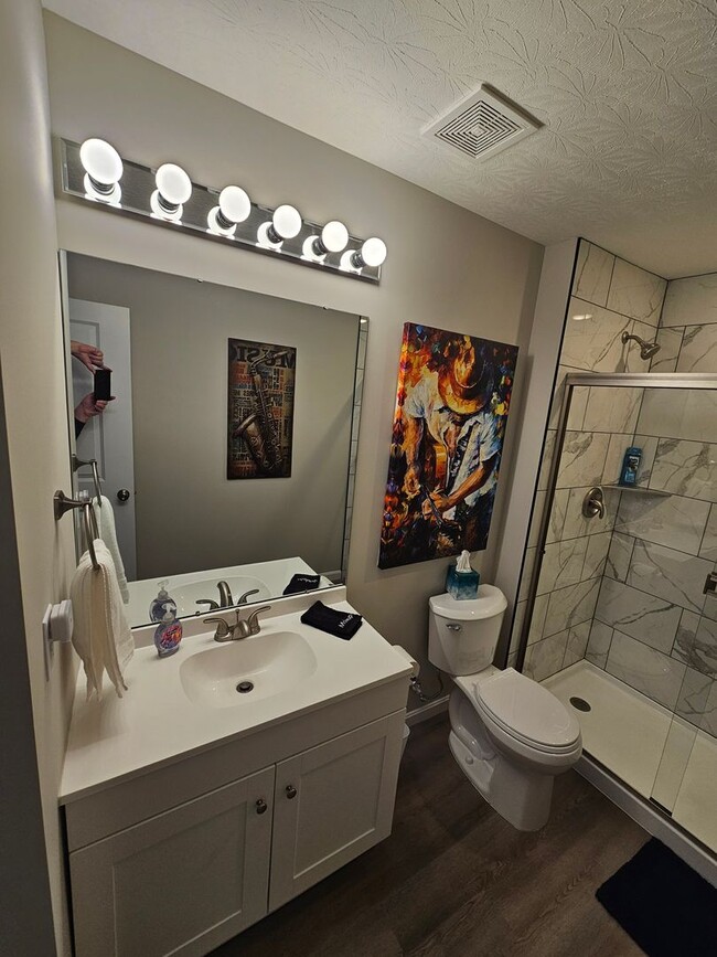 Building Photo - 814 Pierson Rd