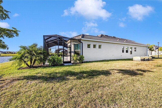 Building Photo - 12655 Wellen Golf St