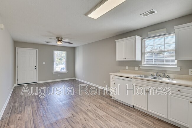 Building Photo - 1718 Hicks St