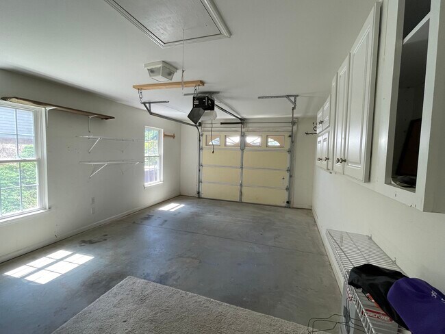 Building Photo - 144 Grand Oak Cir