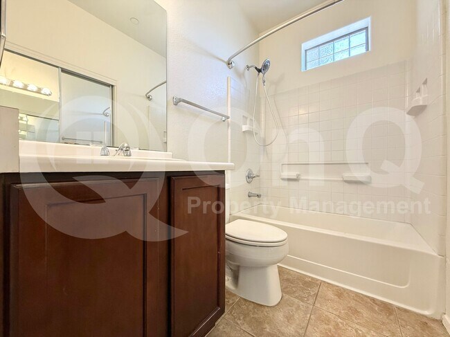 Building Photo - 900 S 94th St