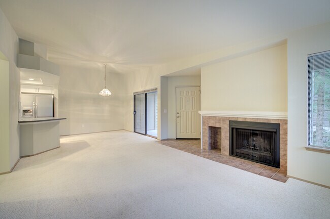 Building Photo - 1270 Bellevue Way NE