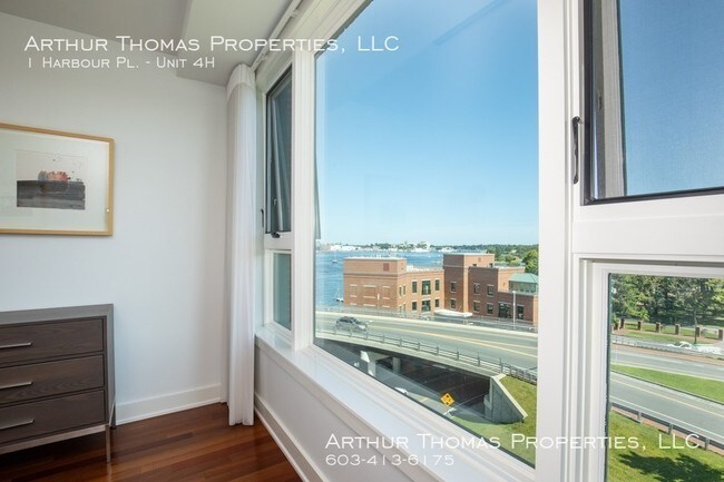 Building Photo - 1 Harbour Pl