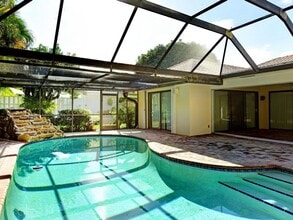 Building Photo - 5979 Pinebrook Dr