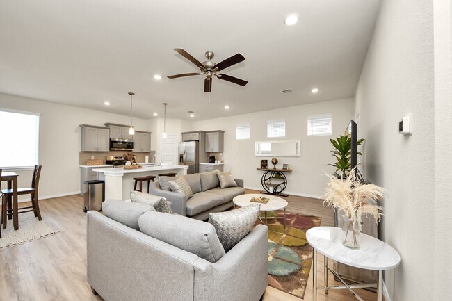 Building Photo - 14967 Eagle Feather Dr