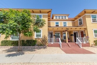 Building Photo - 2 Bedroom 1 Bath + Loft Apartment - One Bl...