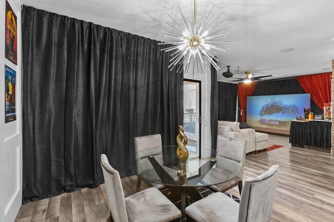 Building Photo - 10809 Garden Mist Dr