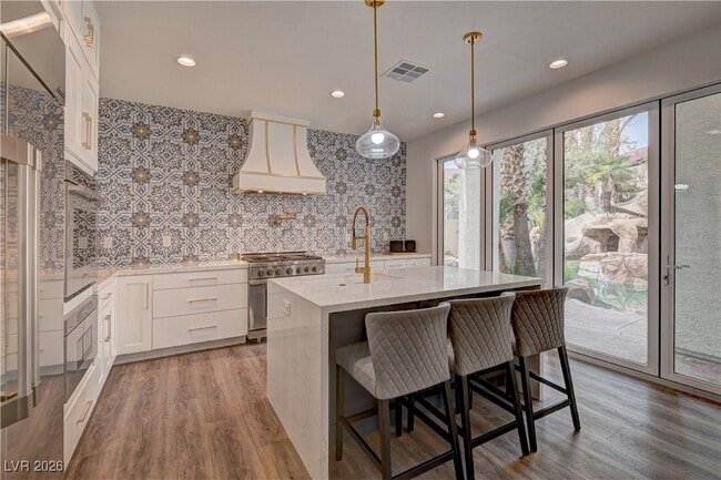 Building Photo - 9817 Park Brook Ave