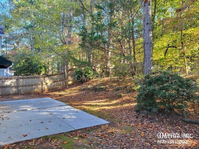 Building Photo - 3001 Rosebrook Dr