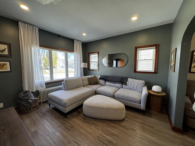 Building Photo - 3667 E Layton Ave