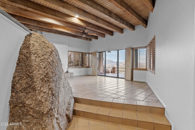 Building Photo - 6700 E Hawksnest Rd