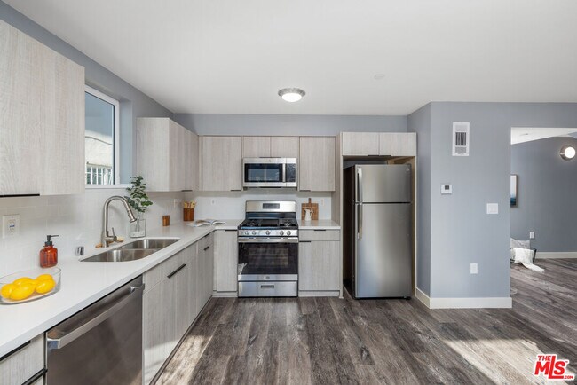 Building Photo - 1522 Cochran Ave