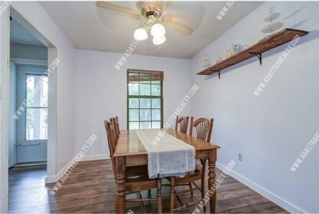 Building Photo - Gorgeous Blue Springs Home-Available in SEPTEMBER!!