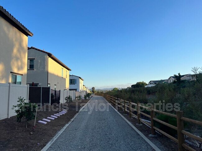 Building Photo - 1360 Gary Ln