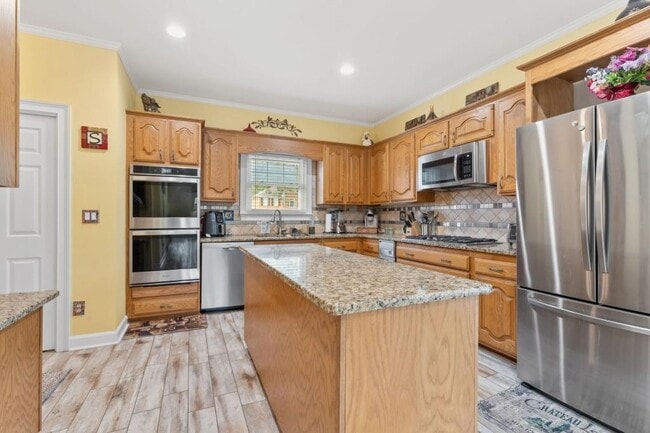 Building Photo - 4101 Lakeland Hills Dr