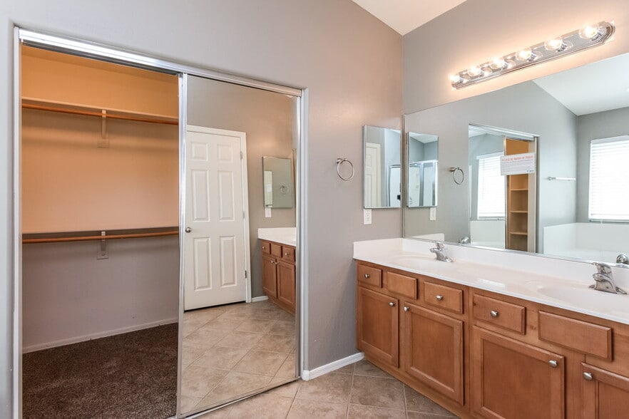 Building Photo - 9548 W Miami St