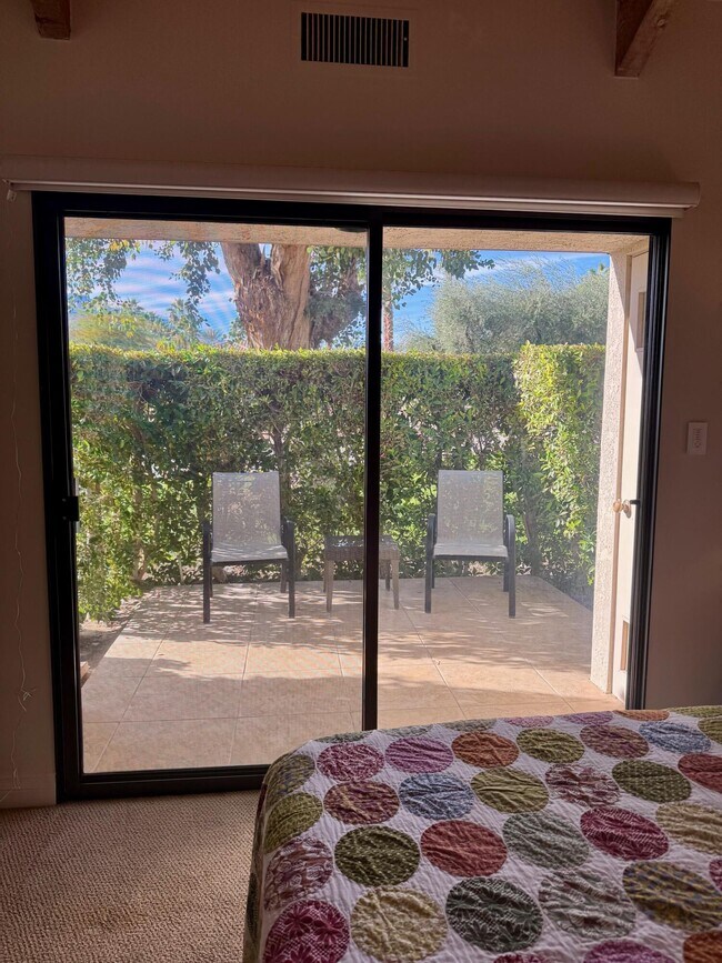 Building Photo - 310 Forest Hills Dr