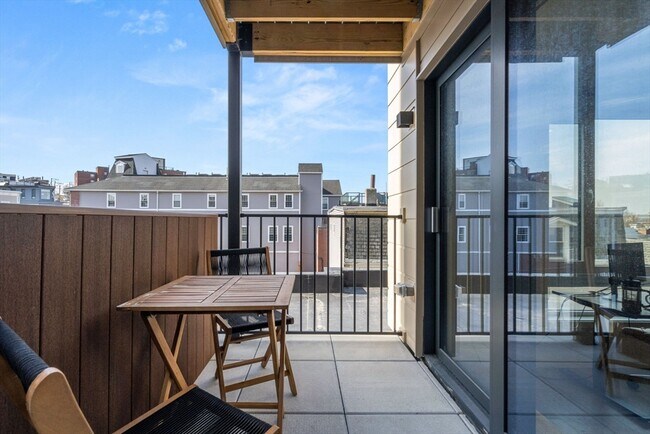 Building Photo - 457 W Broadway