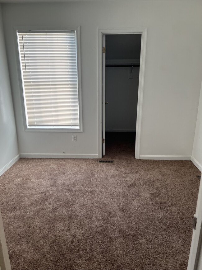 Building Photo - 5827 Suitland Rd