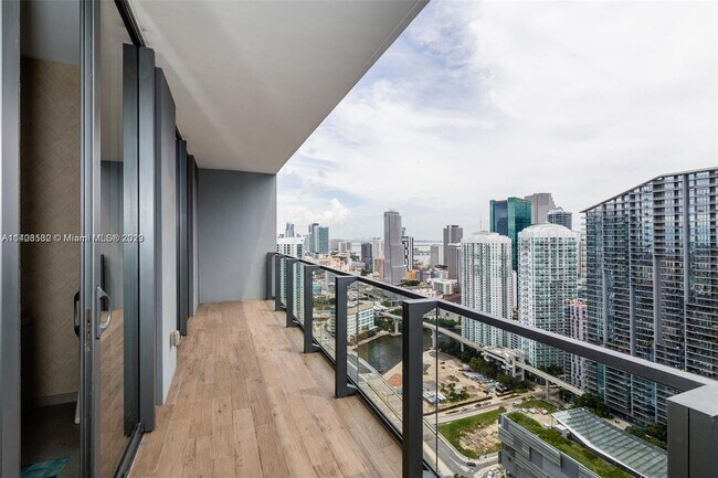 Building Photo - 88 SW 7th St