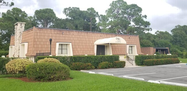 Building Photo - 3100 SE Pruitt Rd