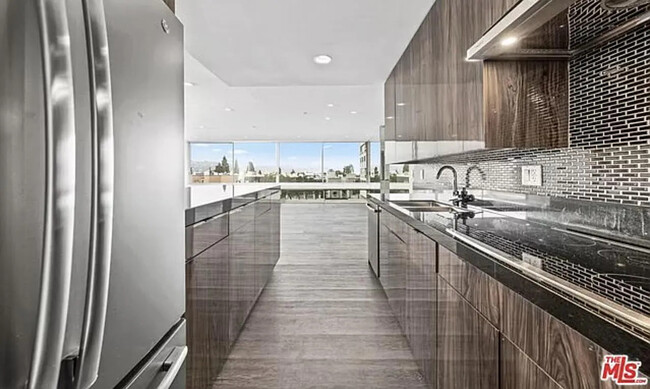 Building Photo - 2220 Avenue of the Stars