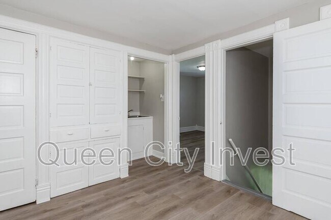 Building Photo - 115 E Foraker St