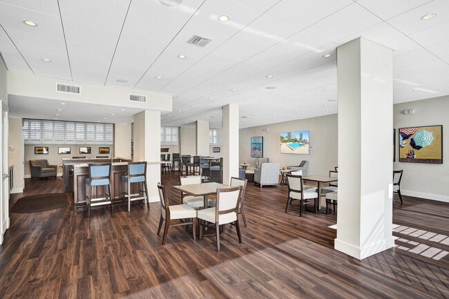 Building Photo - 2000 S Ocean Dr