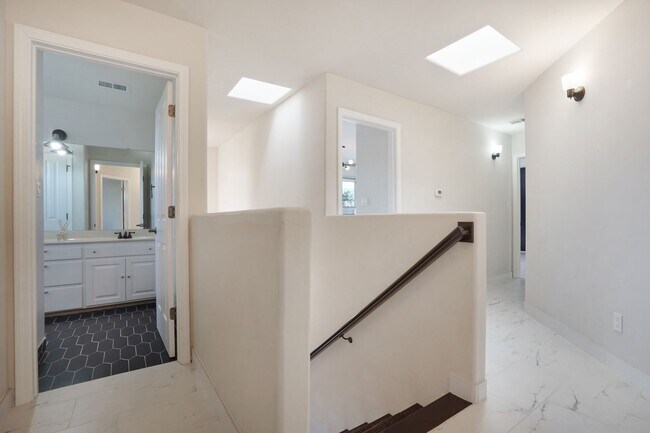 Building Photo - **Beautiful Corner Lot Home – 3 Bed | 2.5 Bath | 2-Car Garage**