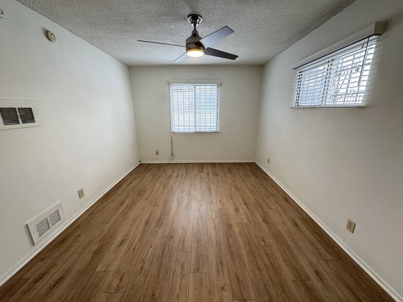 Building Photo - 5102 Inglewood Blvd