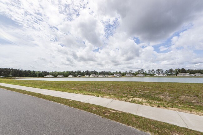 Building Photo - 4 Bedroom 2 Bath Home in French Quarter Creek - Huger