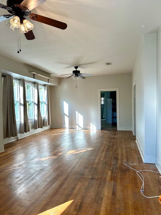 Building Photo - JANUARY MOVE IN SPECIAL!!!  1/2 OFF 1st Month's Rent