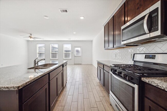 Building Photo - 23007 Forebear Dr