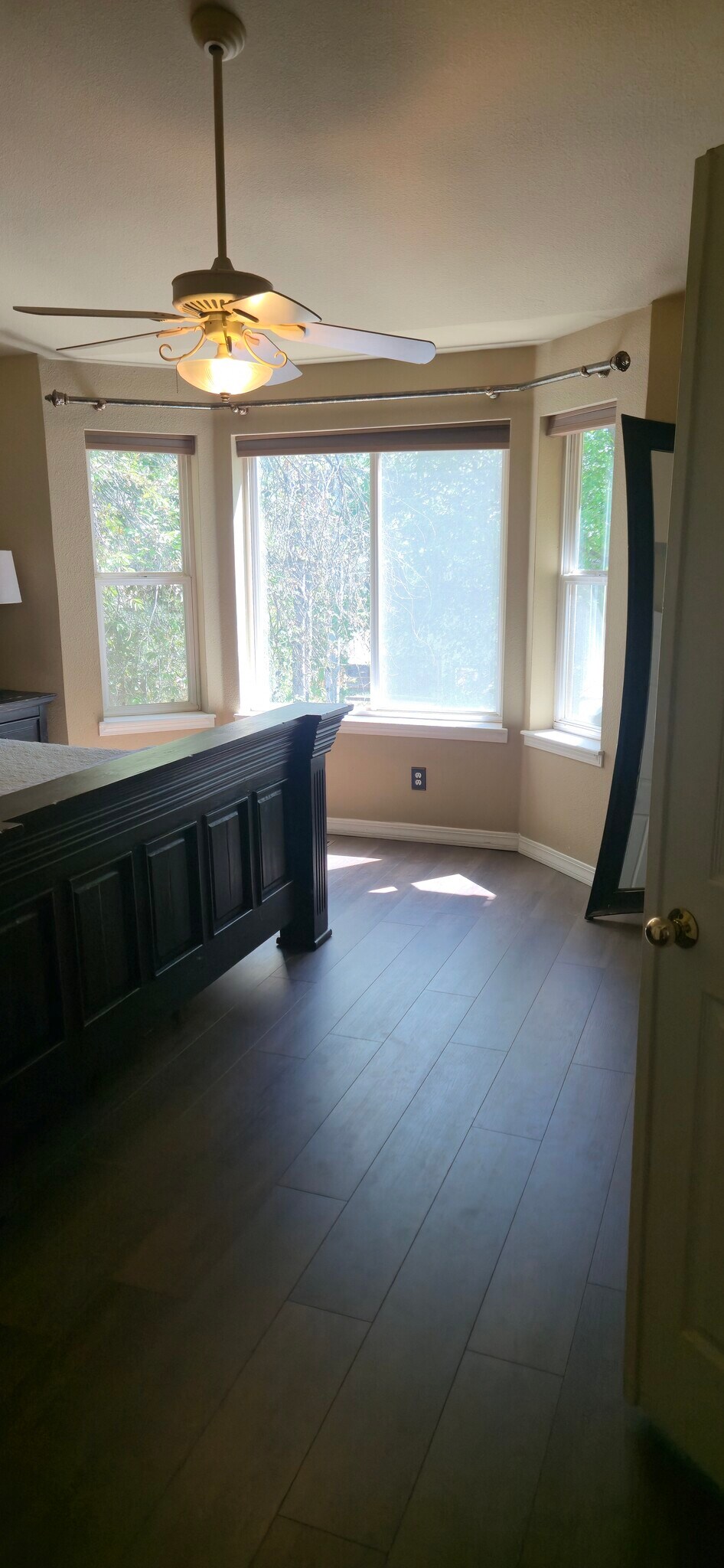 Building Photo - 2312 Creekside Dr
