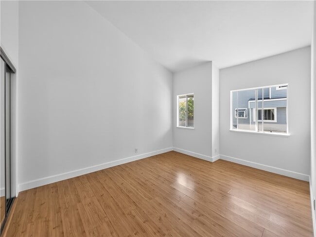 Building Photo - 24889 Nueva Vista Dr