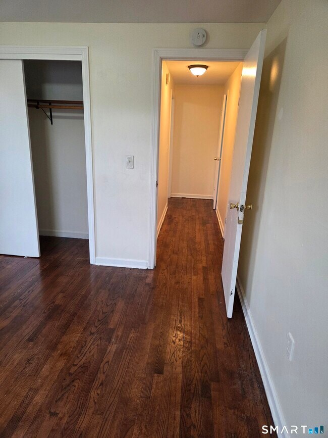 Building Photo - 3 Botsford St