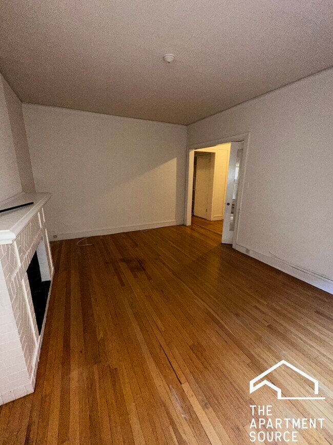 Building Photo - 1307 Oak Ave