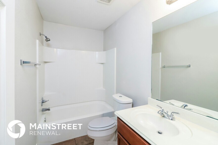 Building Photo - 3433 Heatherbend St