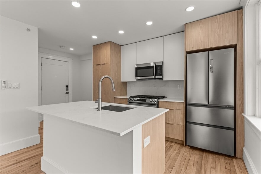 Building Photo - 26 Bradlee Rd