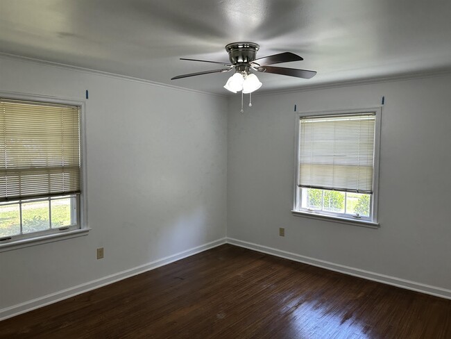 Building Photo - 5138 Whitehall Ave