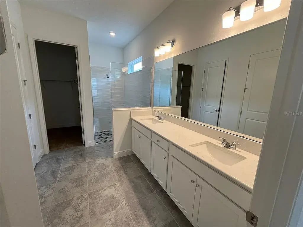 LUXURY MASTER BATH - 3118 FIshpond Ln