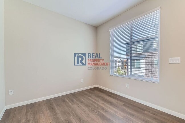 Building Photo - 1759 Peak Lp