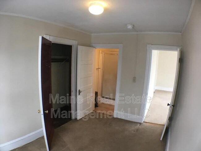 Building Photo - 9 Catell St